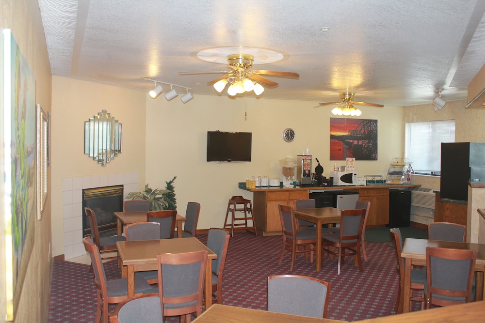 Lobby sitting area, Econo Lodge