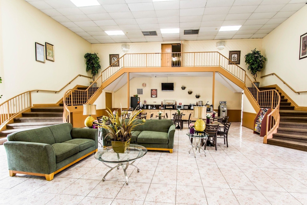 Lobby, Econo Lodge