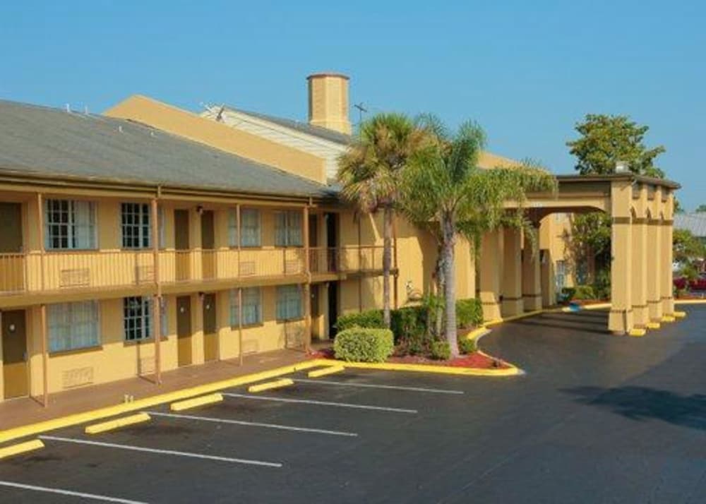 Exterior, Econo Lodge