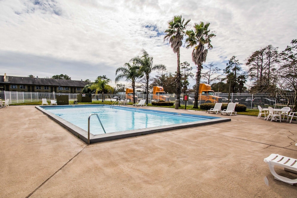 Pool, Econo Lodge