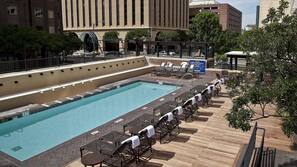 Outdoor pool, sun loungers