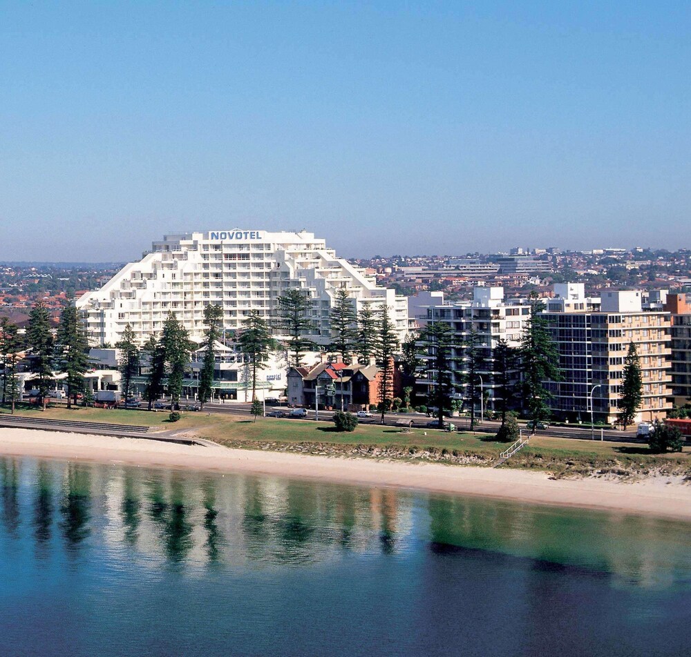 Exterior, Novotel Sydney Brighton Beach