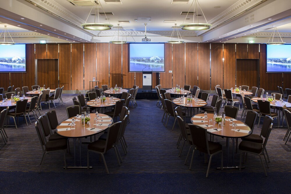 Novotel Sydney Brighton Beach