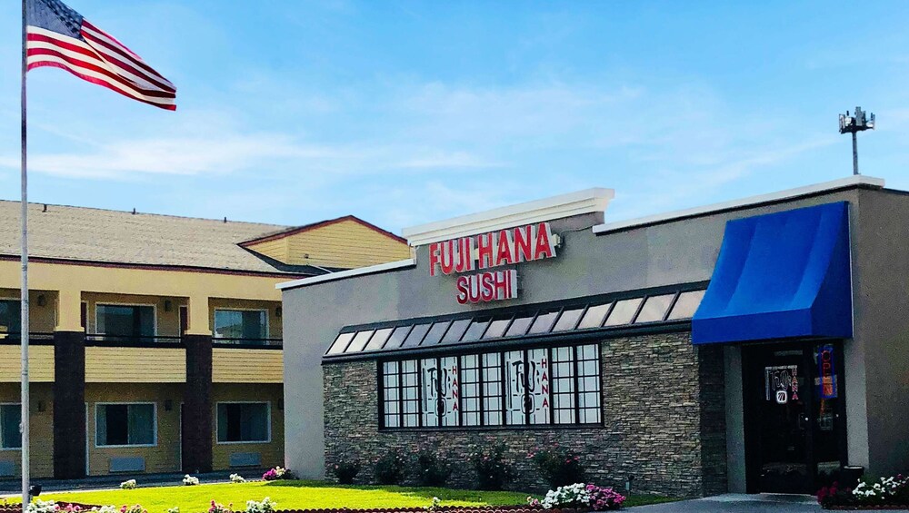 Restaurant, Magnuson Hotel Virginia Beach