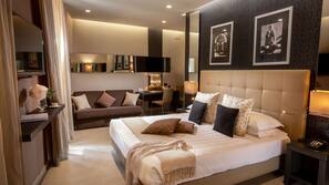 Minibar, in-room safe, free WiFi