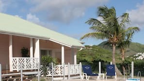 15 outdoor pools, pool umbrellas, sun loungers