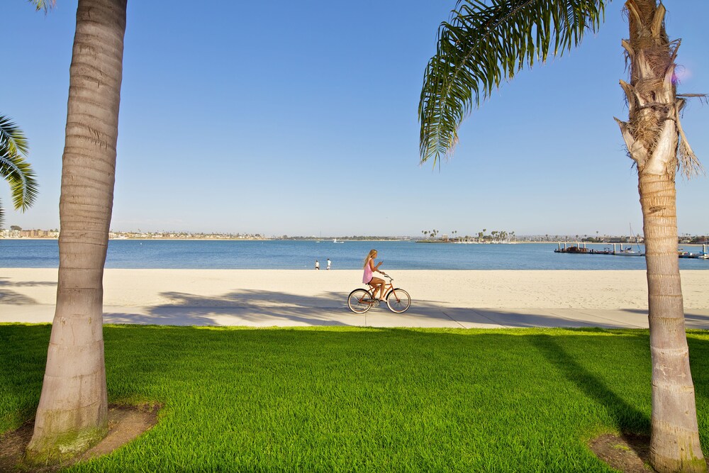 Bicycling, Catamaran Resort and Spa