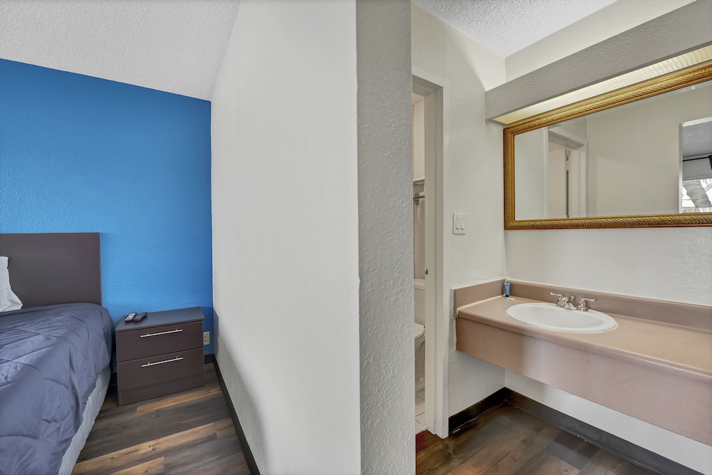 Zen Living Suites Extended Stay - Jacksonville - Orange Park