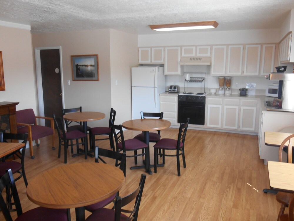 Henry's Fork Inn in St. Anthony Best Rates & Deals on Orbitz