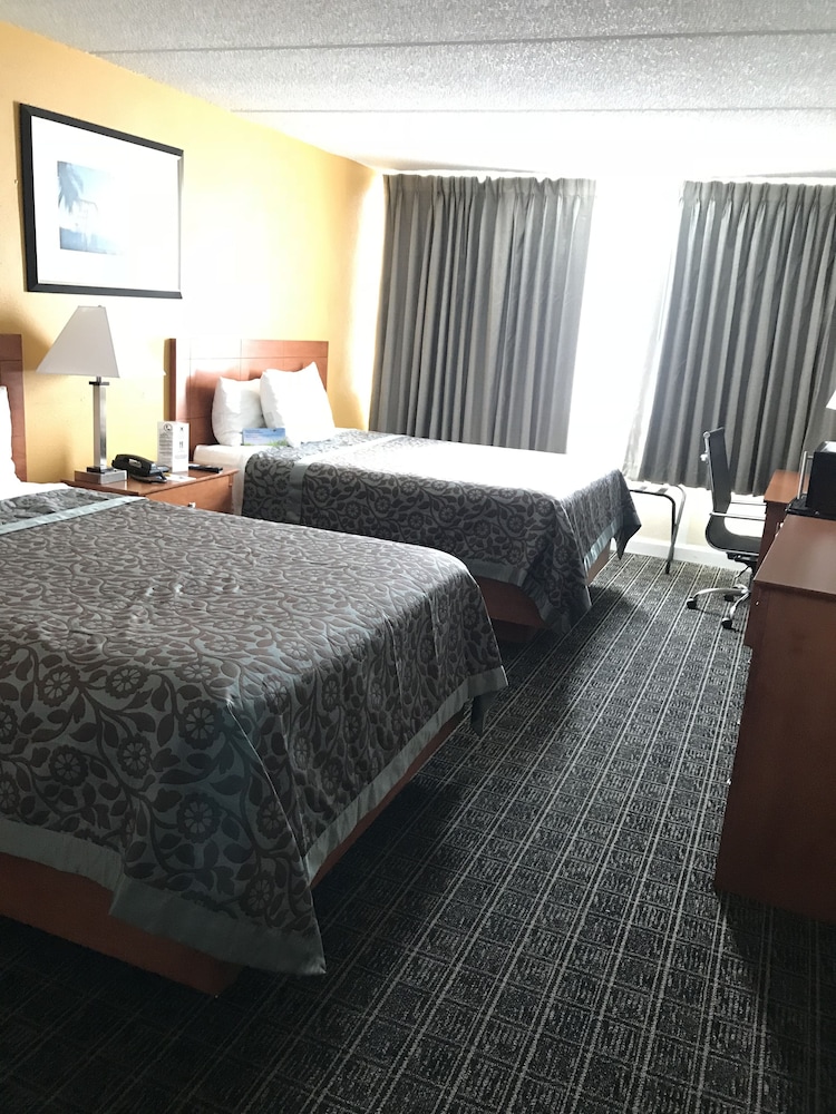 Days Inn by Wyndham Miami International Airport