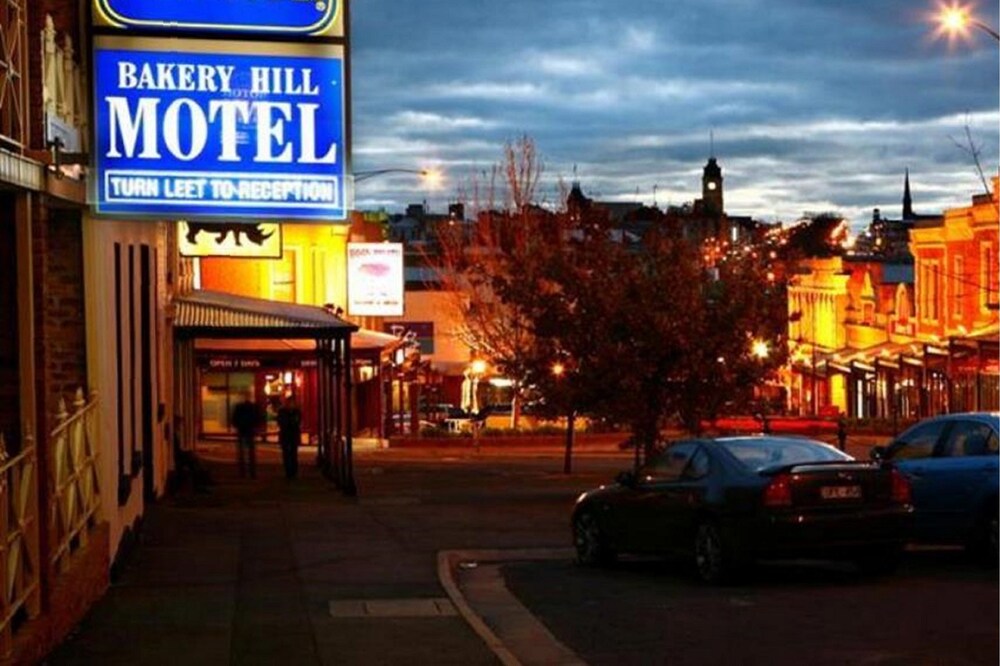 Parking, Bakery Hill Motel