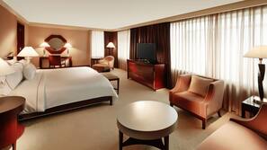 Minibar, in-room safe, desk, iron/ironing board