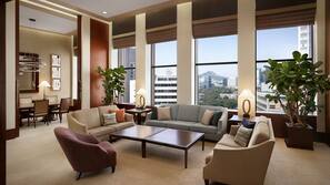 Minibar, in-room safe, desk, iron/ironing board