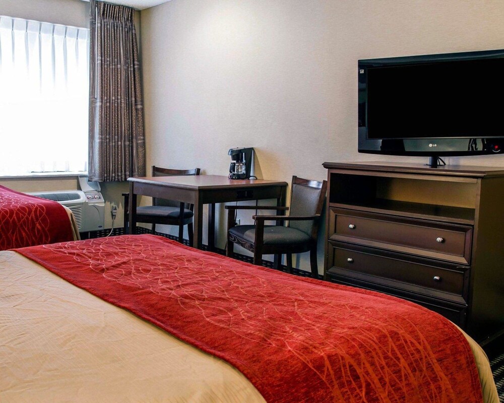 Comfort Inn Livonia