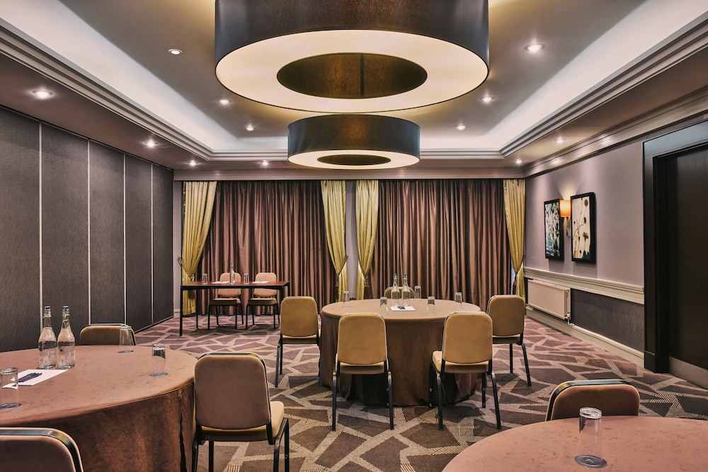 DoubleTree by Hilton London - Ealing Hotel