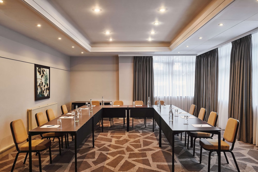 DoubleTree by Hilton London - Ealing Hotel