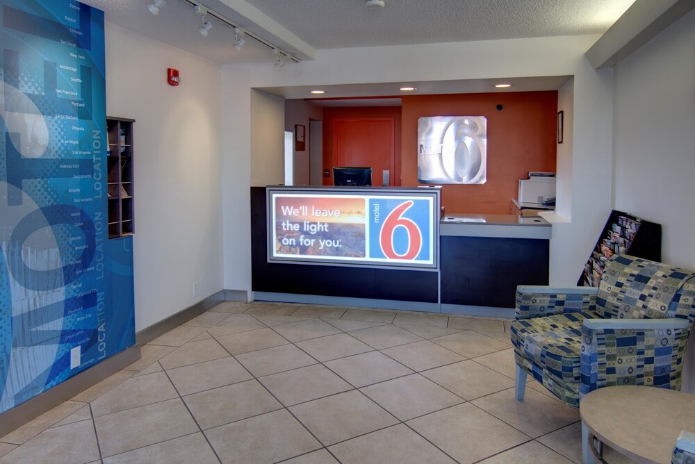 Lobby, Motel 6 West Monroe, LA