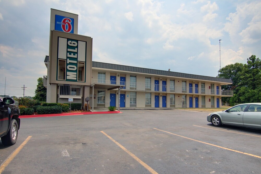 Front of property, Motel 6 West Monroe, LA