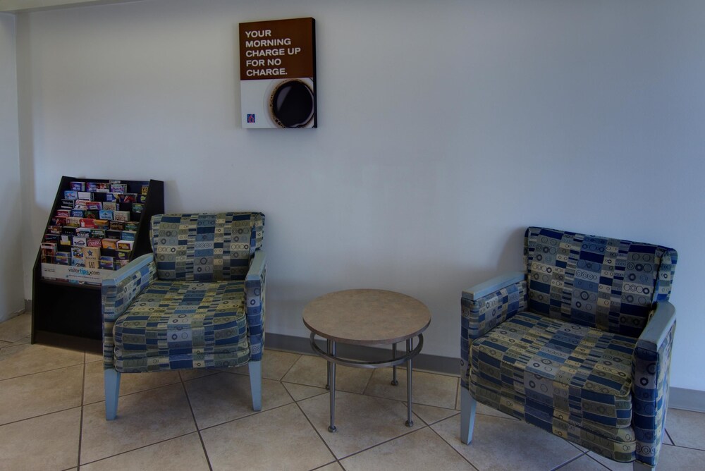 Lobby, Motel 6 West Monroe, LA