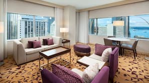 Pillowtop beds, in-room safe, desk, blackout drapes