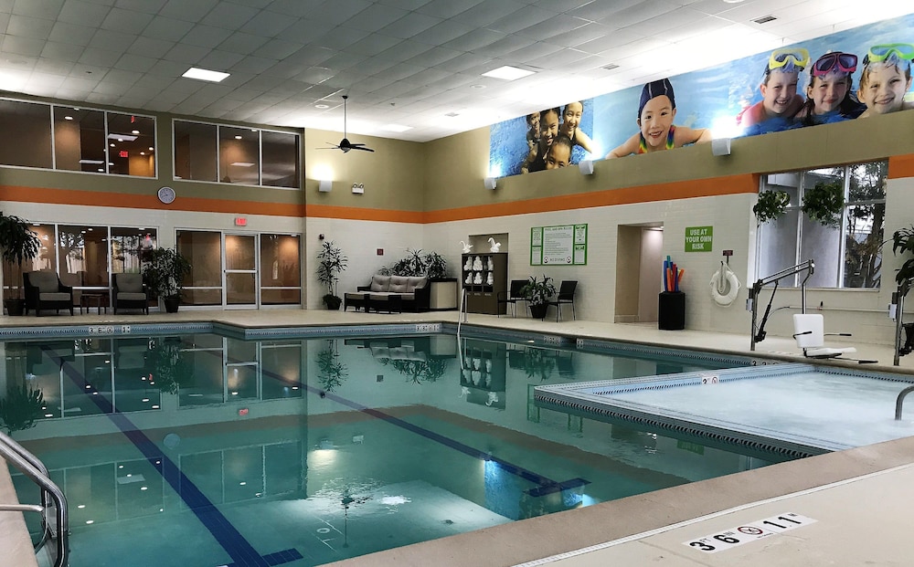 Holiday Inn Hotel & Suites Chicago - Carol Stream - Wheaton, an IHG Hotel