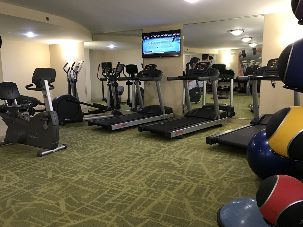 Holiday Inn Hotel & Suites Chicago - Carol Stream - Wheaton, an IHG Hotel