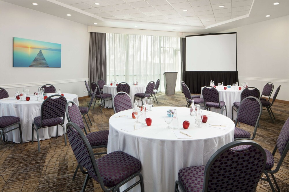 Meeting facility, DoubleTree by Hilton San Diego - Hotel Circle