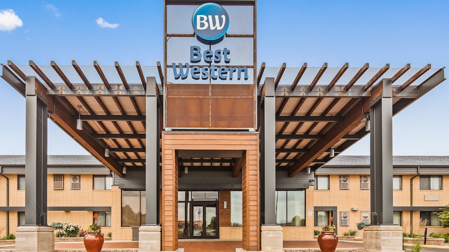 Best Western West Towne Suites