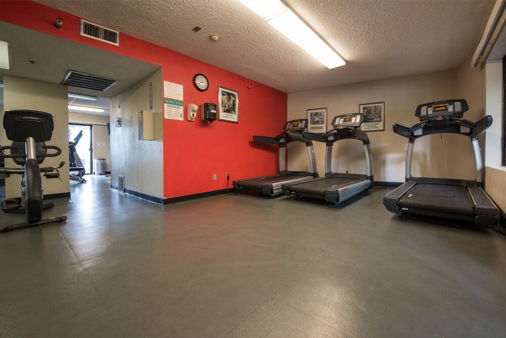 Fitness facility, Vanllee Hotel and Suites