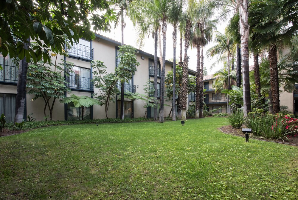 Garden, Vanllee Hotel and Suites