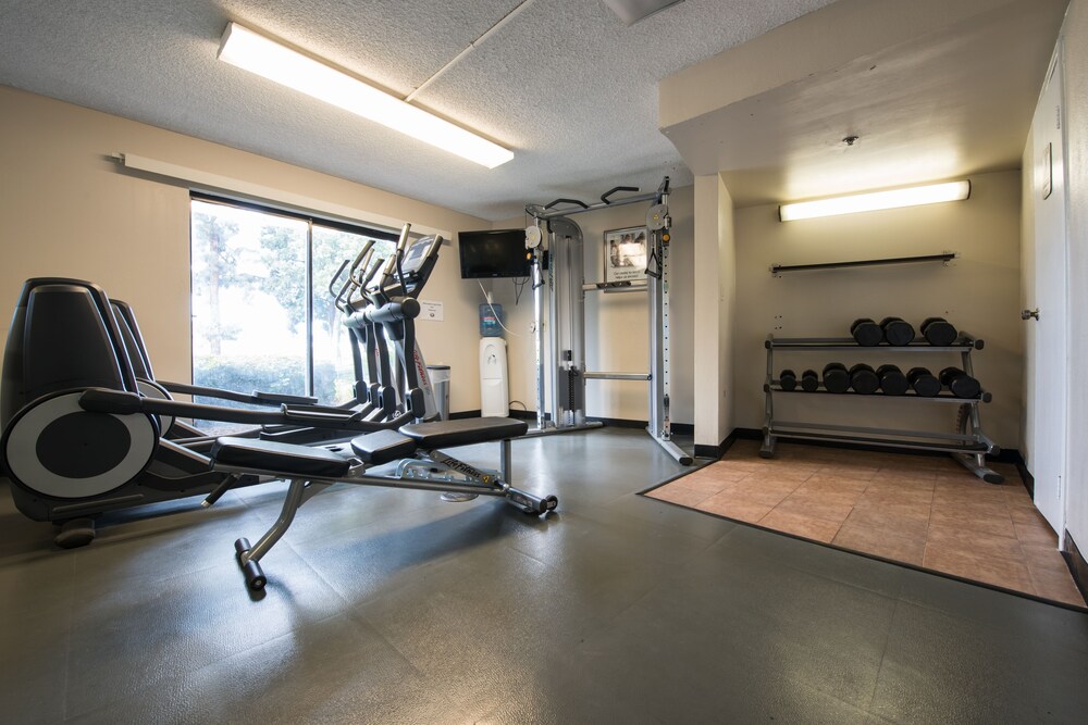 Fitness facility, Vanllee Hotel and Suites