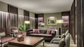 1 bedroom, minibar, in-room safe, desk