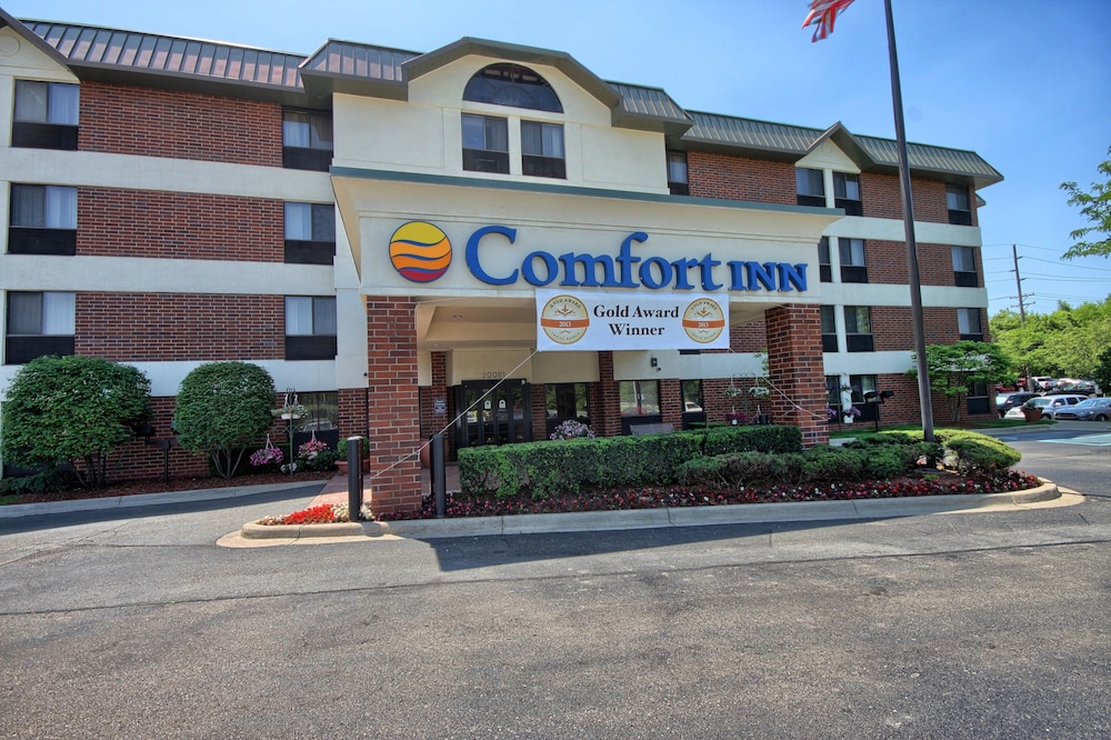 Comfort Inn Near Greenfield Village In Detroit Cheap Hotel Deals