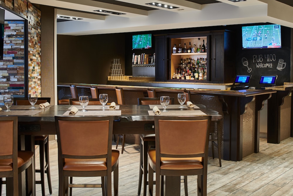 DoubleTree by Hilton Raleigh Crabtree Valley in Raleigh | Best Rates