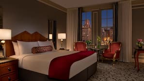 Hypo-allergenic bedding, down duvet, in-room safe, desk