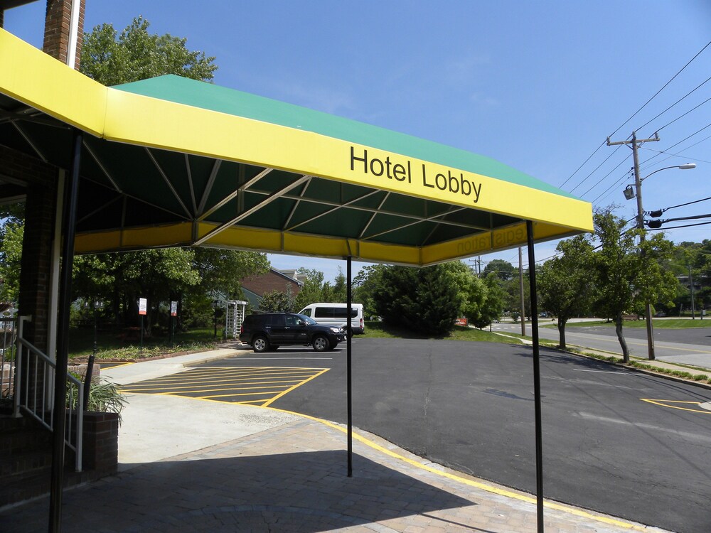 Lobby, Quality Inn Mt. Vernon