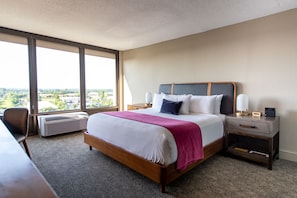 Premium Suite, 1 King Bed | Premium bedding, pillowtop beds, in-room safe, desk