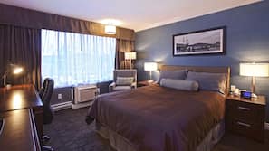 Premium bedding, in-room safe, individually decorated