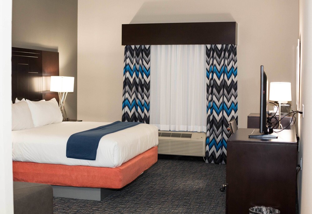 Holiday Inn Express & Suites Oklahoma City Southeast I-35, an IHG Hotel