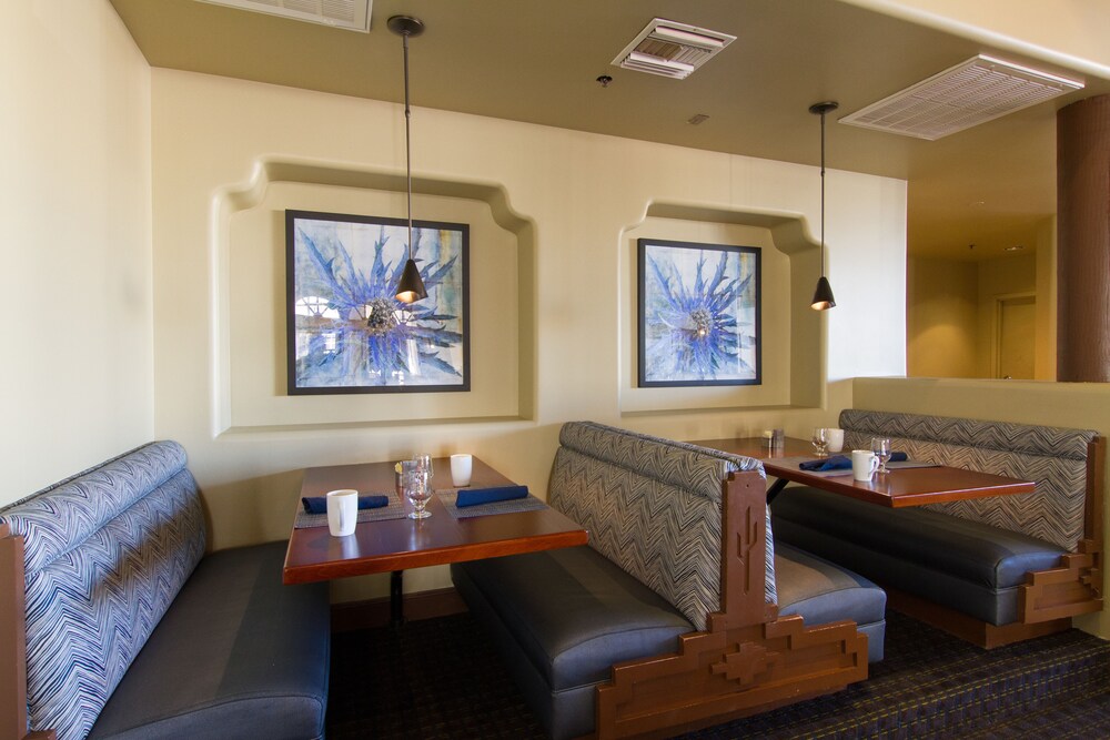 Hilton Phoenix Airport