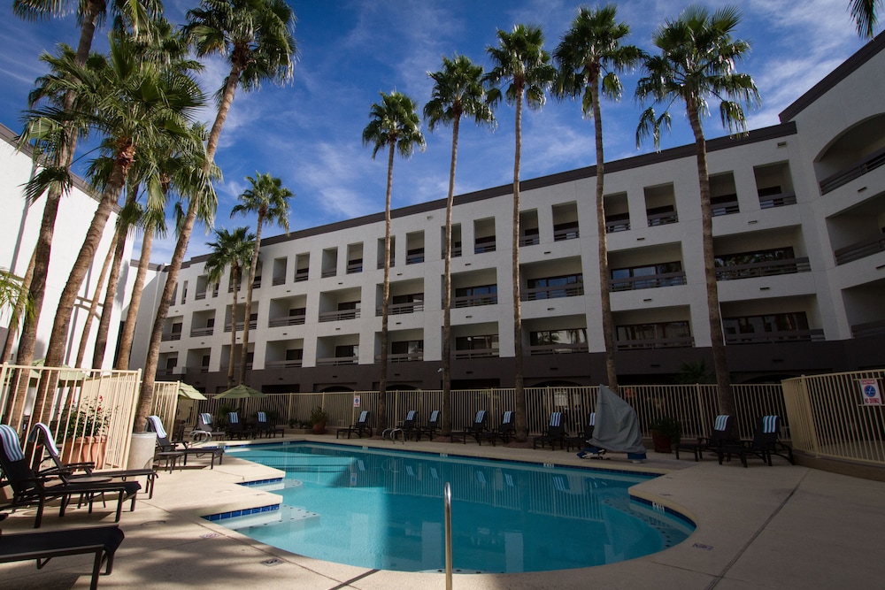 Hilton Phoenix Airport