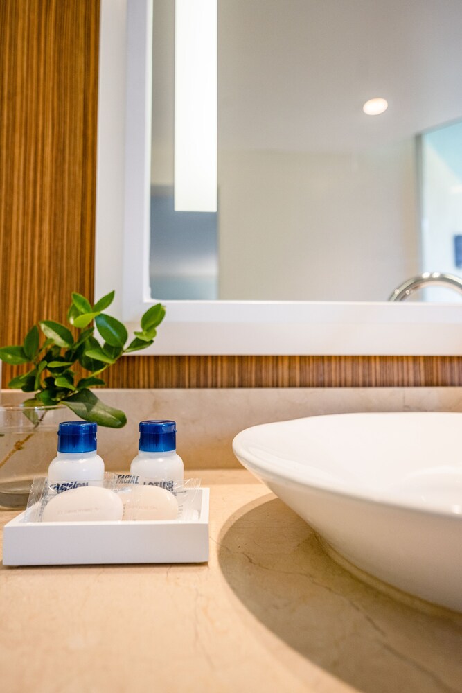 Bathroom sink, Margaritaville Resort Palm Springs