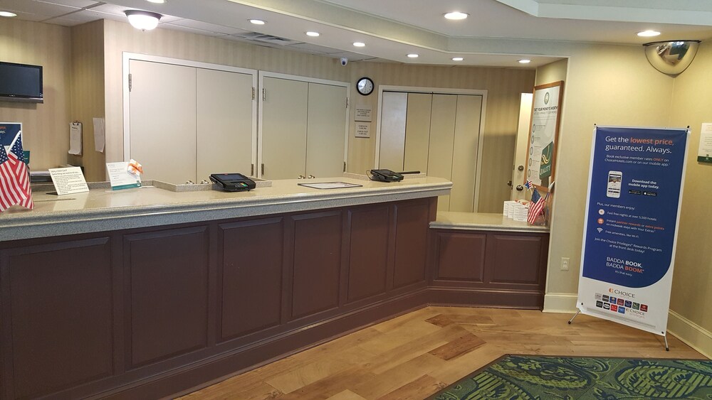 Lobby, Quality Inn & Suites Conference Center