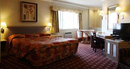 Metro Plaza Hotel