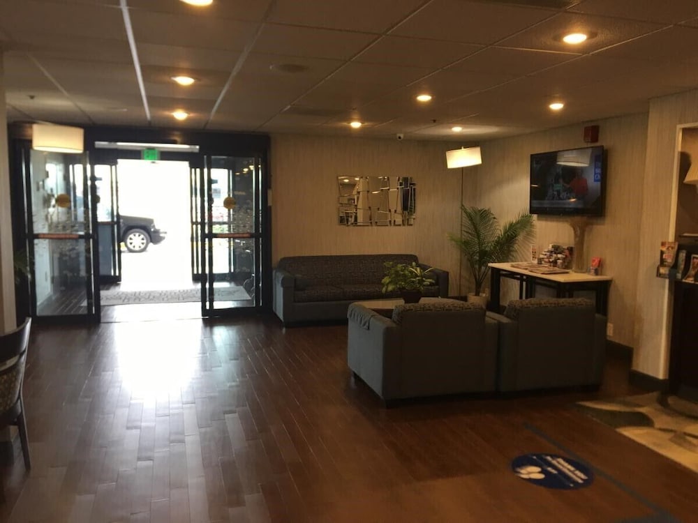 Holiday Inn Express Newark Airport Elizabeth, an IHG Hotel in Newark