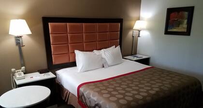 Ramada by Wyndham Temple Terrace/Tampa North