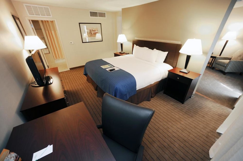 SureStay Plus Hotel by Best Western Kansas City Northeast