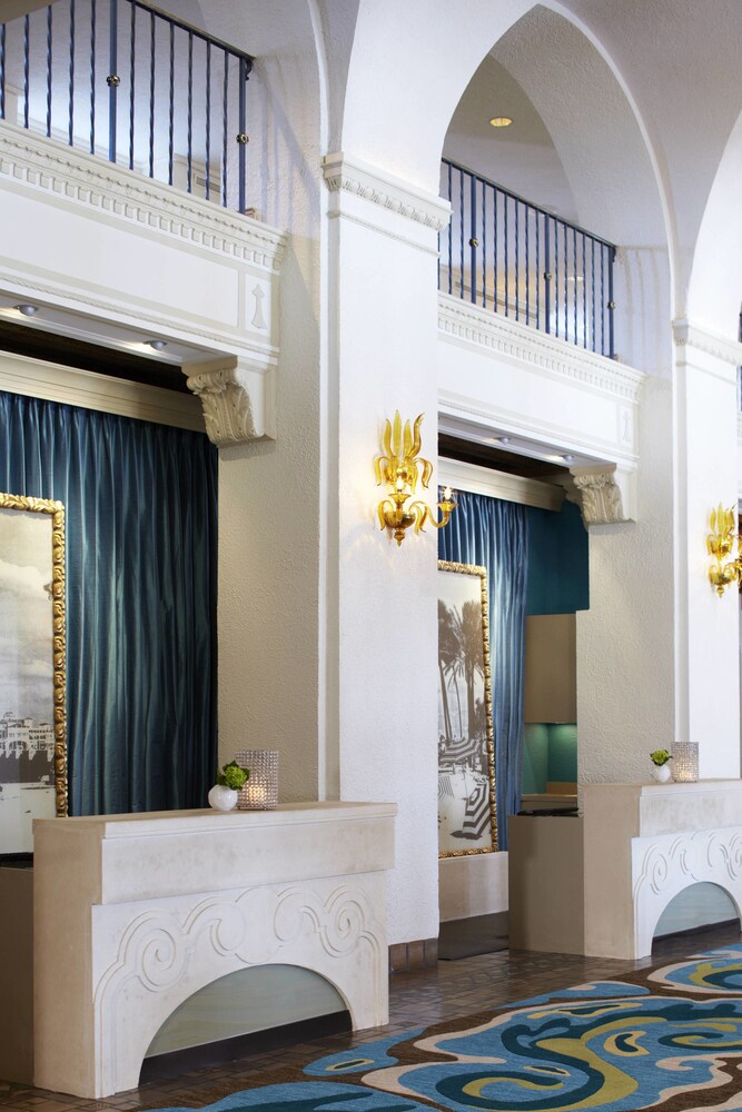 The Vinoy Renaissance St Petersburg Resort Golf Club 2018 Room Balcony View Featured Image Lobby