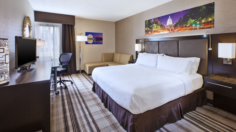 Holiday Inn Washington-Dulles International Airport, an IHG Hotel