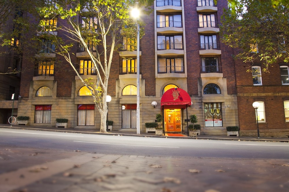 Sir Stamford At Circular Quay